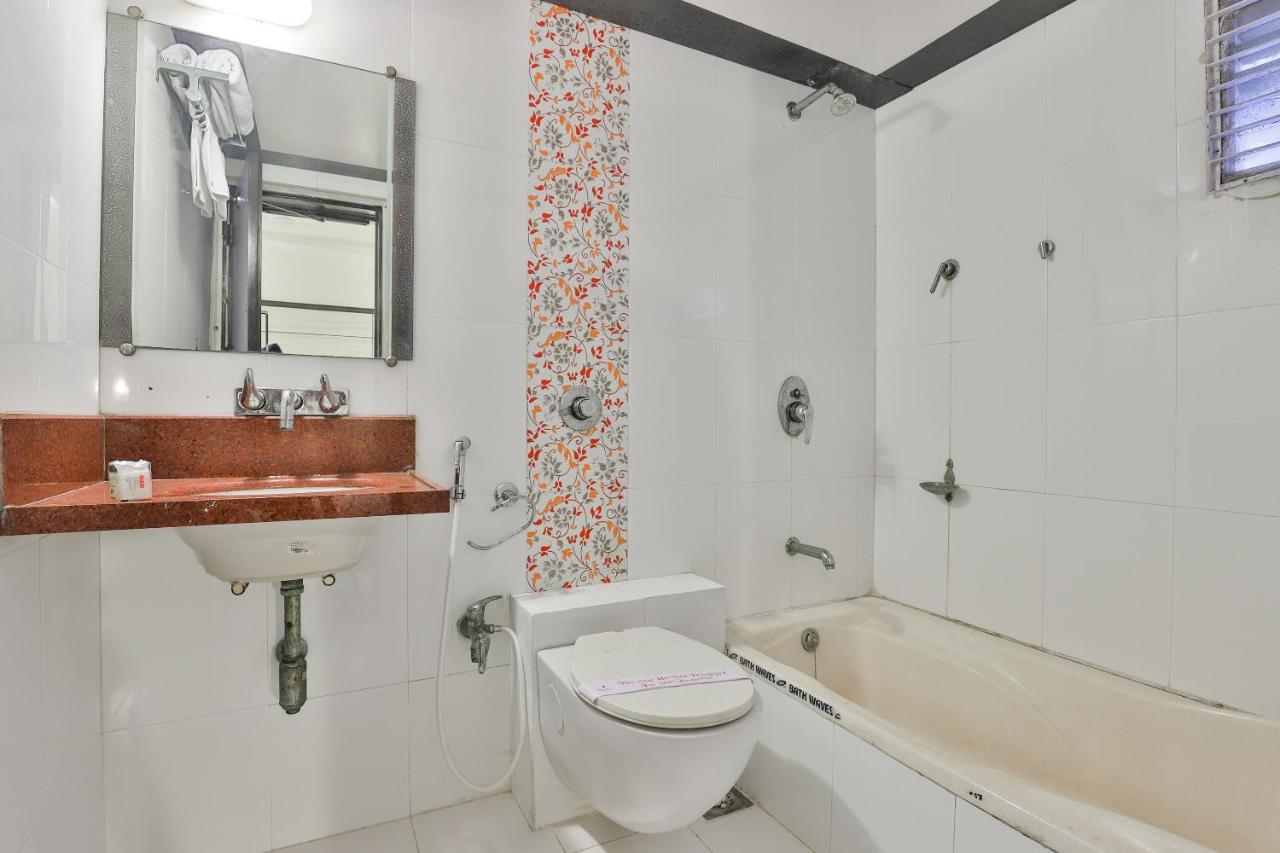 Oyo 2351 Hotel Golden Plaza Ahmedabad Luaran gambar