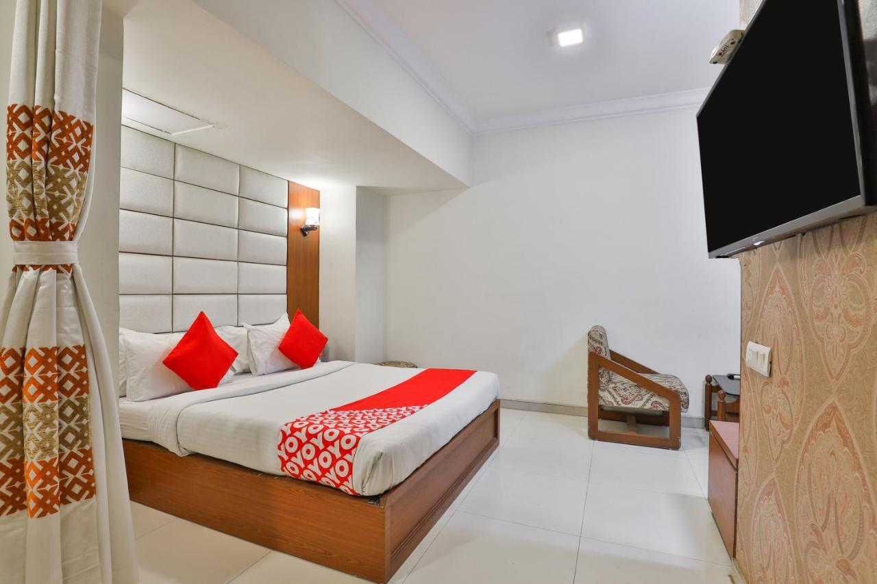 Oyo 2351 Hotel Golden Plaza Ahmedabad Luaran gambar