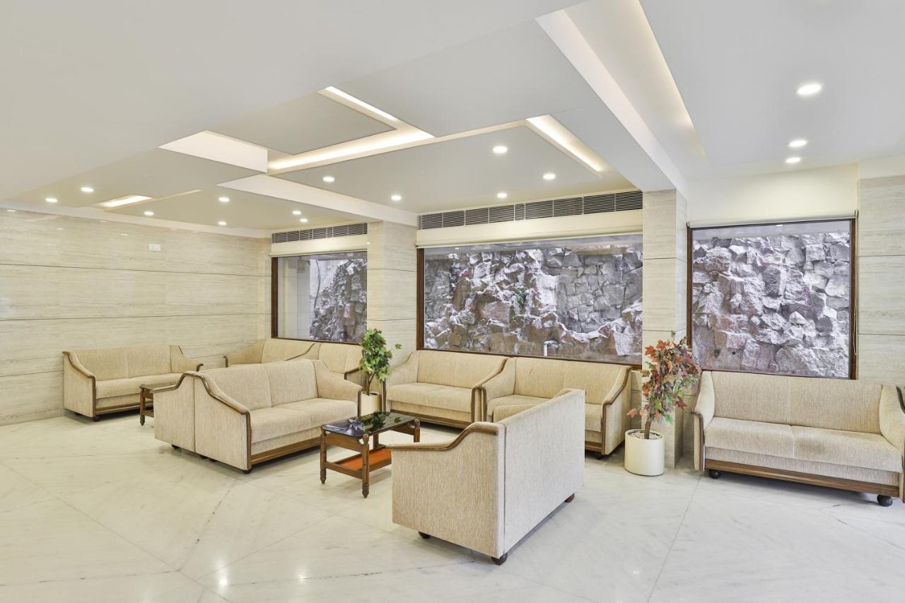 Oyo 2351 Hotel Golden Plaza Ahmedabad Luaran gambar