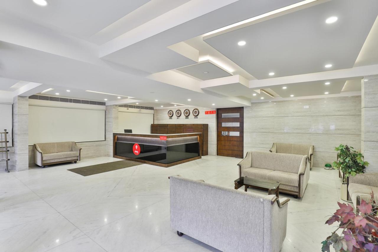 Oyo 2351 Hotel Golden Plaza Ahmedabad Luaran gambar
