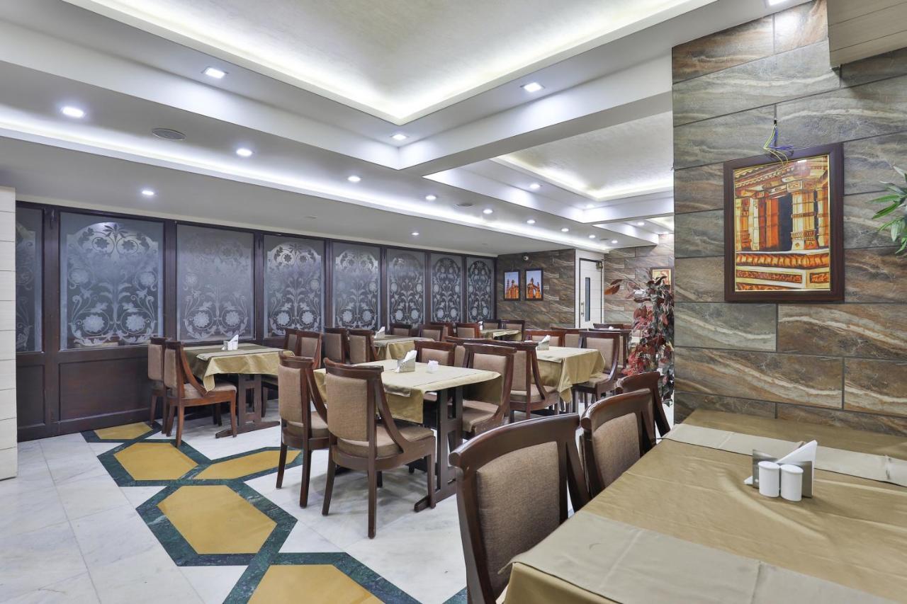 Oyo 2351 Hotel Golden Plaza Ahmedabad Luaran gambar