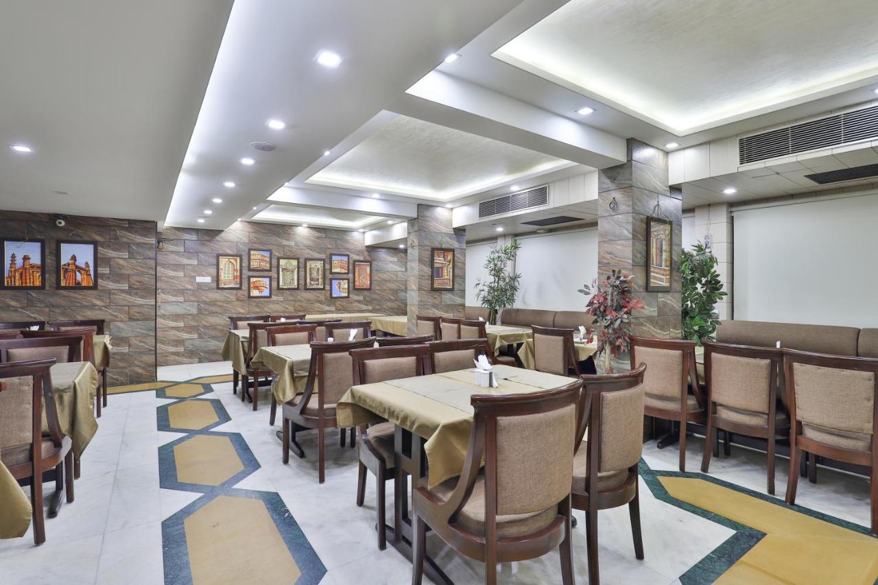 Oyo 2351 Hotel Golden Plaza Ahmedabad Luaran gambar