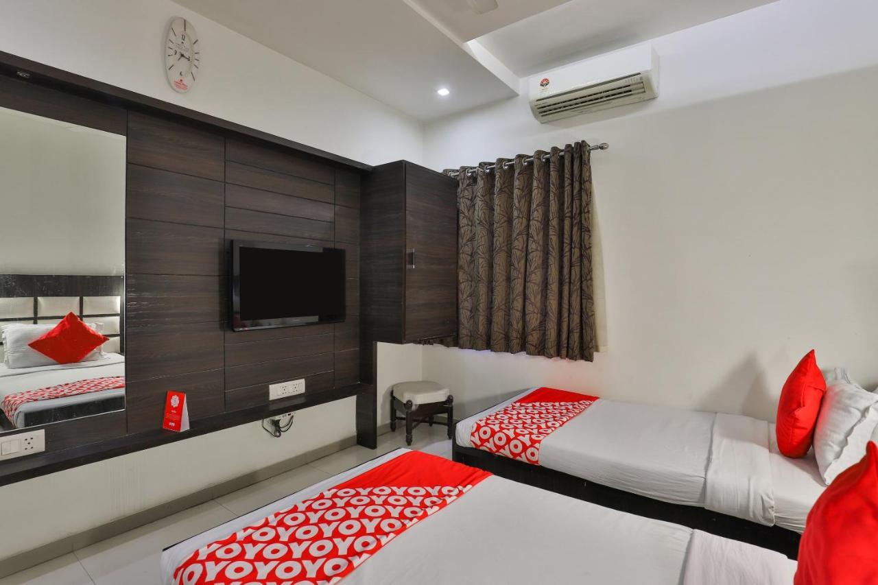 Oyo 2351 Hotel Golden Plaza Ahmedabad Luaran gambar
