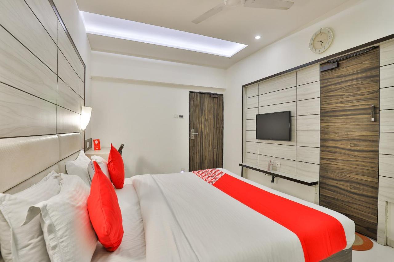 Oyo 2351 Hotel Golden Plaza Ahmedabad Luaran gambar